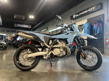2025 Suzuki DRZ 4SM Base 