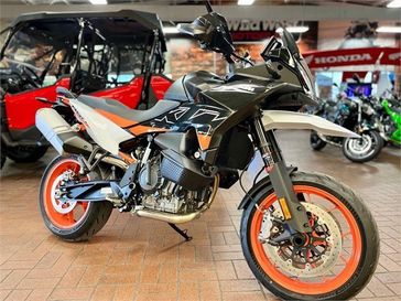 2024 KTM 890 SMT