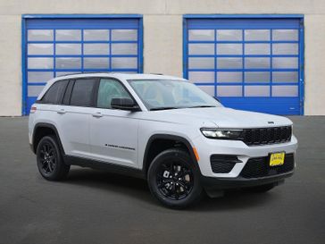 New 2025 Jeep Grand Cherokee Altitude X 4x2