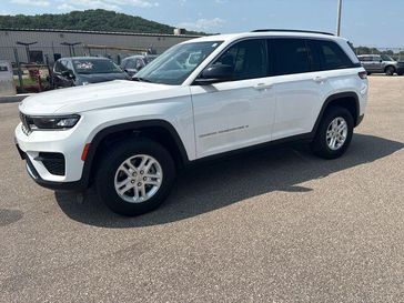 Used 2023 Jeep Grand Cherokee Laredo