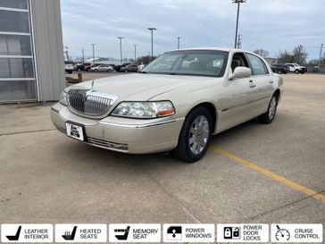 2003 Lincoln Town Car Cartier Premium