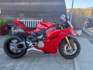 2025 Ducati PANIGALE V4 S 