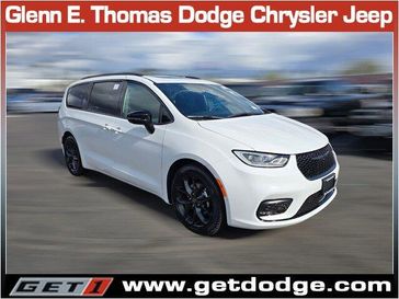 New 2026 Chrysler Pacifica Limited