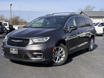 Used 2021 Chrysler Pacifica TOURING L
