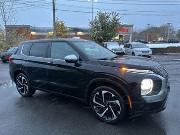 2022 Mitsubishi Outlander ES