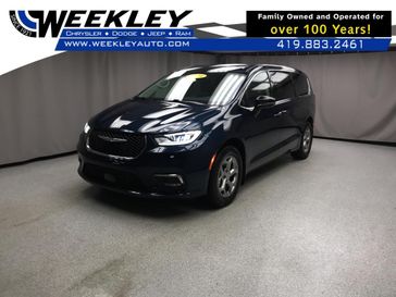 Used 2024 Chrysler Pacifica Limited