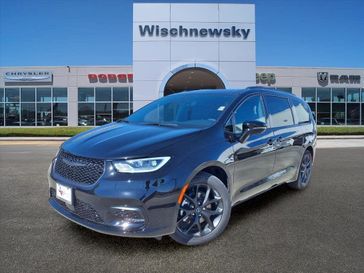New 2026 Chrysler Pacifica Limited