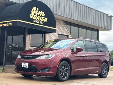 Used 2018 Chrysler Pacifica Touring L