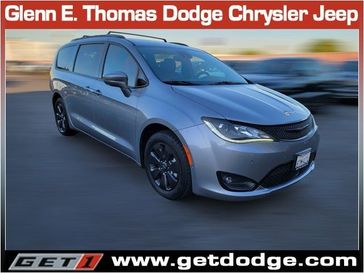 2020 Chrysler Pacifica Hybrid Limited in a Billet Silver Metallic Clear Coat exterior color and Blackinterior. Glenn E Thomas 100 Years Of Excellence (866) 340-5075 getdodge.com 