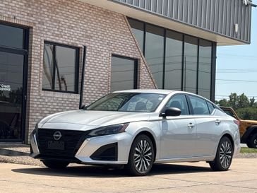 Used 2024 Nissan Altima 2.5 SV