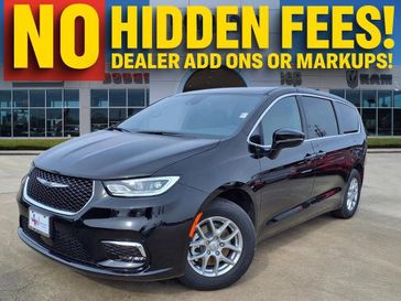 New 2026 Chrysler Pacifica Select