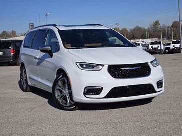 New 2026 Chrysler Pacifica Pinnacle