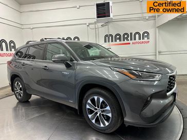 2021 Toyota Highlander XLE's photo