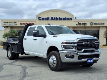 New 2026 RAM 3500 Tradesman Crew Cab Chassis 4x4 60' Ca