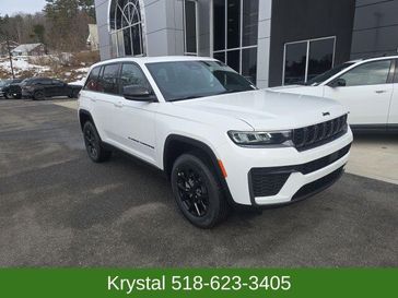 New 2026 Jeep Grand Cherokee Laredo Altitude 4x4