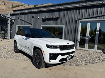 New 2027 Jeep Grand Cherokee Summit