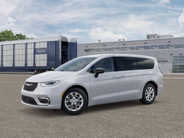 2026 Chrysler Pacifica Select's photo