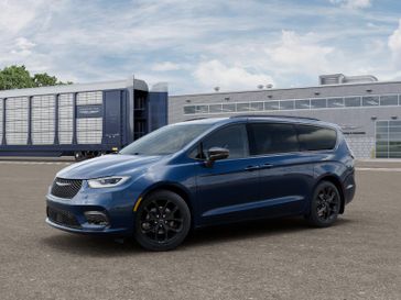 New 2025 Chrysler Pacifica Limited