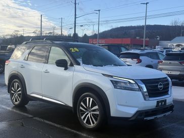 Used 2024 Nissan Pathfinder Platinum