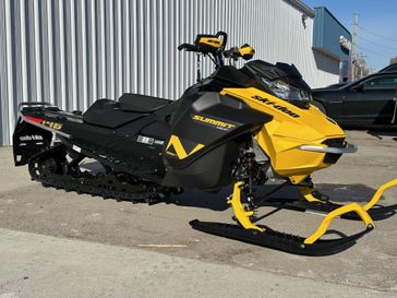 New 2025 Ski-Doo Summit NEO+ 600 EFI ES Hurricane 1.75 w&sol; FlexEdge HAC 