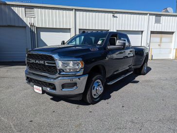 2024 RAM 3500 Tradesman 4x4 Crew Cab