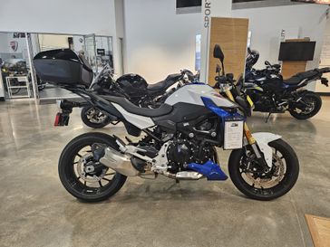 2023 BMW F 900 R in a LIGHT WHITE/BLUE/RED exterior color. SoSo Cycles 877-344-5251 sosocycles.com 