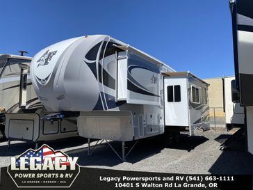 2019 ARCTIC FOX M-27-5L 