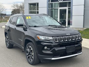 2022 Jeep Compass Limited Diamond Black Crystal Pearl Coat