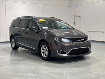 2017 Chrysler Pacifica Touring-L Plus FWD V6 1 Owner