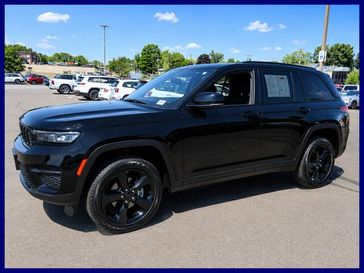 Used 2024 Jeep Grand Cherokee Altitude