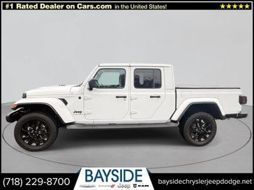2025 Jeep Gladiator Nighthawk's photo