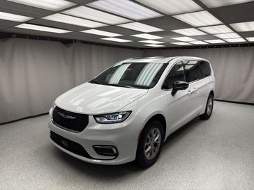 New 2026 Chrysler Pacifica Limited