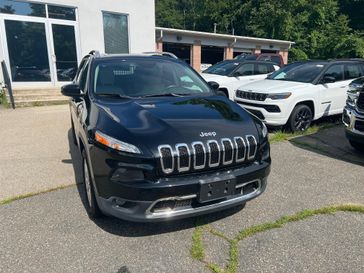 2017 Jeep Cherokee Limited in a Diamond Black Crystal Pearl Coat exterior color and Lt Frost Beige/Blackinterior. Guzik Motor Sales Inc Jeep 413-277-7648 guzikmotor.com 