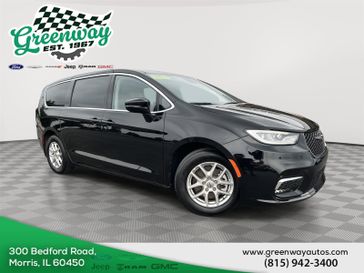 Used 2024 Chrysler Pacifica Touring L