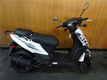 2022 KYMCO Agility in a White exterior color. New England Powersports 978 338-8990 pixelmotiondemo.com 