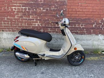 2024 Vespa PRIMAVERA 150 SPORT  in a BEIGE AVVOLGENTE exterior color. Northwest Moto 206-783-2323 northwestmoto.com 