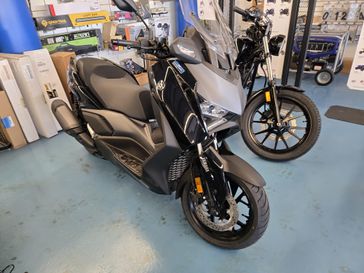2025 YAMAHA XMAX MIDNIGHT BLACK 