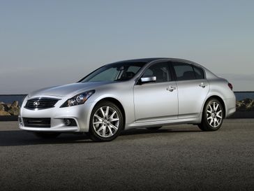 Used 2015 INFINITI Q40 Base