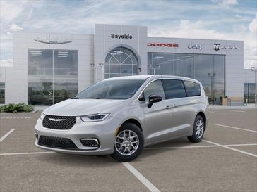 New 2026 Chrysler Pacifica Select