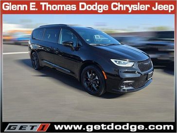 New 2026 Chrysler Pacifica Limited
