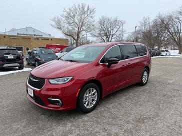 New 2026 Chrysler Pacifica Select