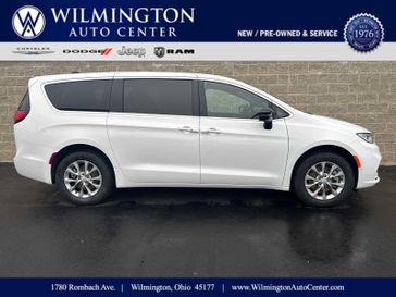 New 2026 Chrysler Pacifica Limited Awd