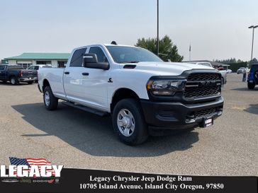 2024 RAM 3500 Tradesman Crew Cab 4x4 8' Box