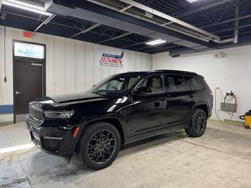 Used 2025 Jeep Grand Cherokee L Summit Reserve 4x4