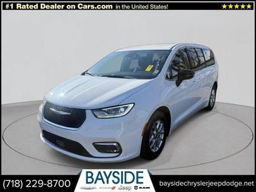 Used 2024 Chrysler Pacifica Touring L