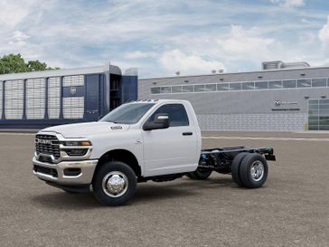 New 2027 RAM 3500 Chassis Cab TRADESMAN REGULAR 4X4 60' CA