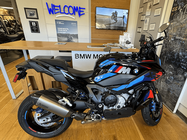2026 BMW M 1000 XR