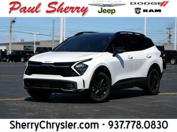 Glacier White Pearl/Ebony Black Roof