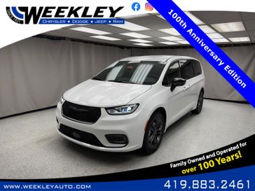 New 2026 Chrysler Pacifica Select