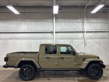 2025 Jeep Gladiator Nighthawk 4x4